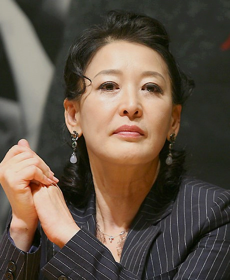 윤석화 프로필 나이 남편 학력 논란 정리