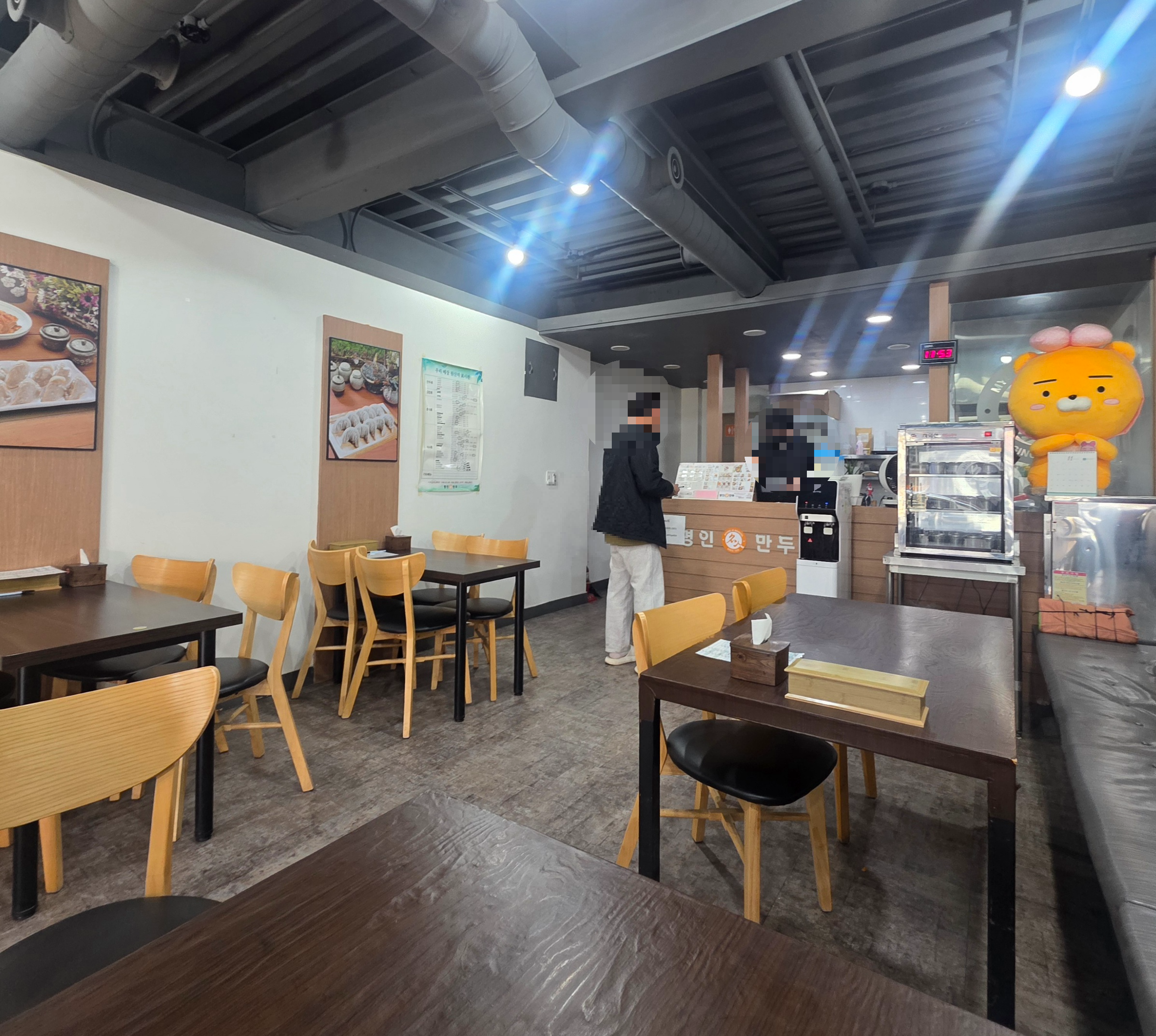 명인만두 내부 모습