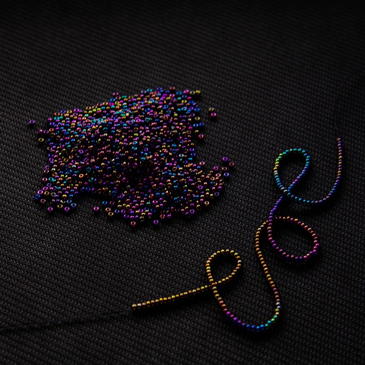 비즈 공예 만들기 – 팔찌, 키링, 안경줄 등 감성 액세서리 제작.