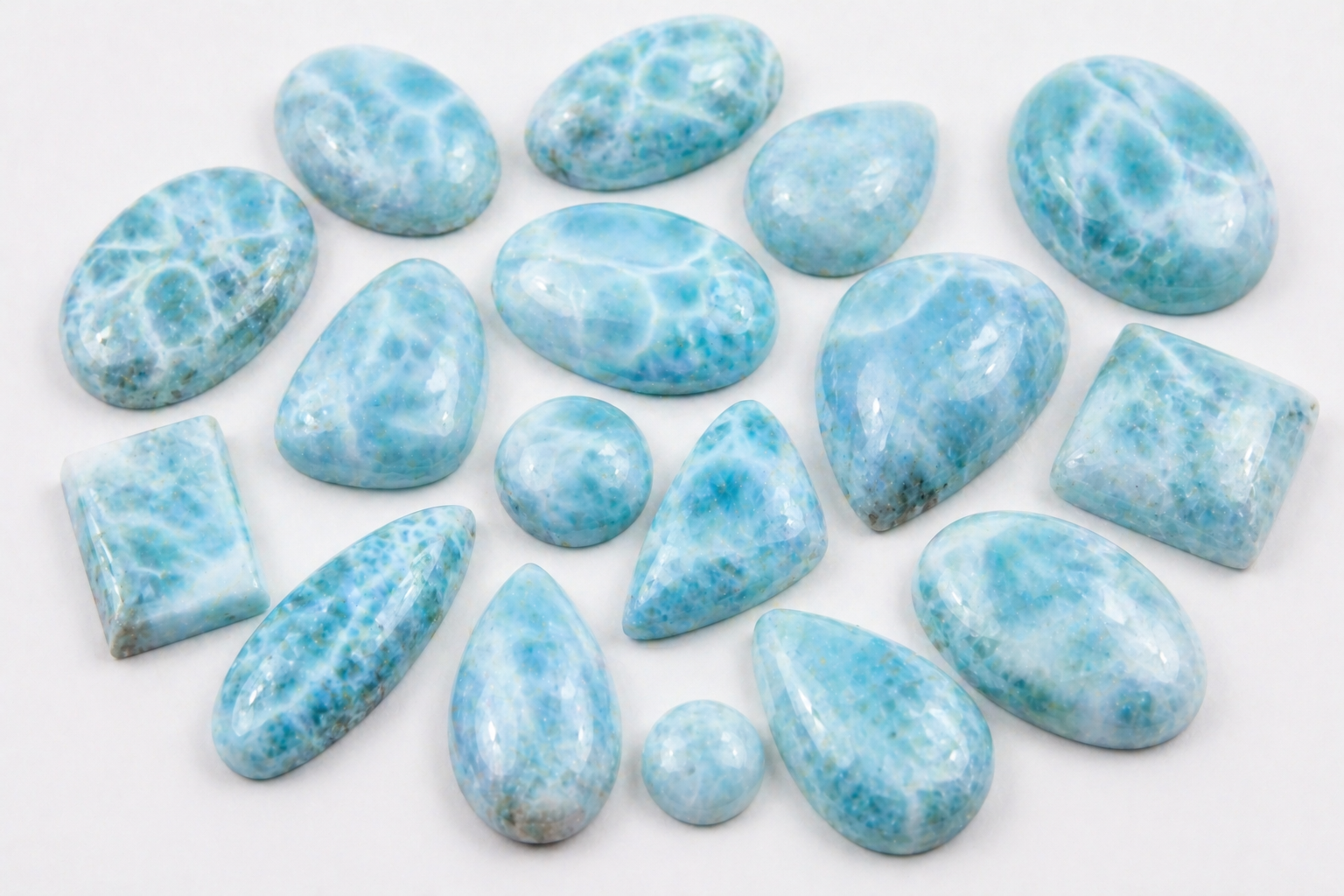 카리브해의 맑은 바다를 연상시키는 보석 라리마(Larimar) 이야기