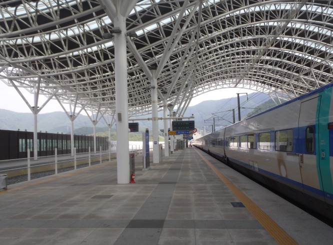 KTX 철도역 이미지