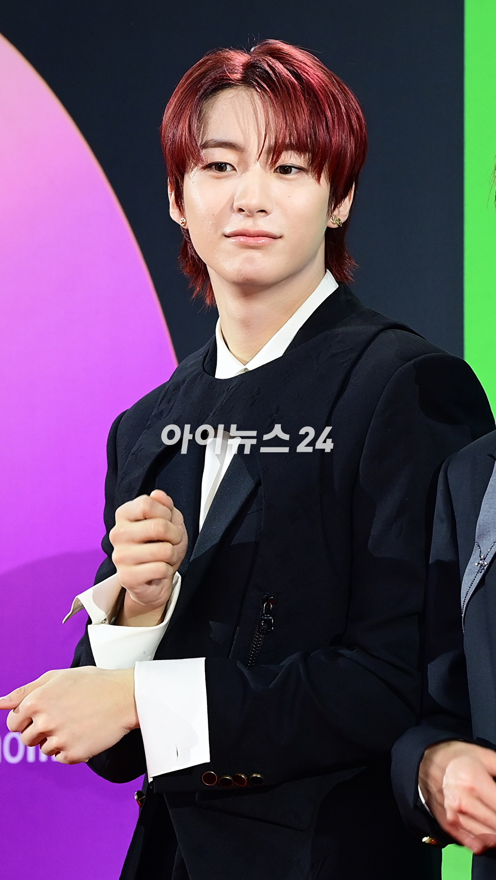 그룹 라이즈 앤톤이 2일 오후 인천광역시 중구 인스파이어 아레나에서 열린 MMA2023(멜론뮤직어워드) 레드카펫 행사에 참석하고 있다. [사진=정소희 기자]