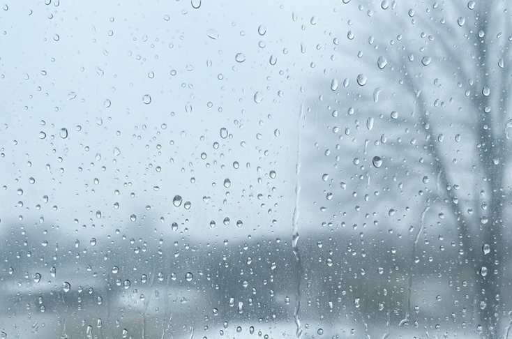 결로가 맺힌 창문