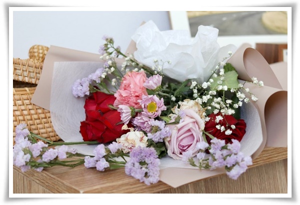 "생화 꽃다발" 특별한 순간을 오래 보관하는 신선함 유지 비결!