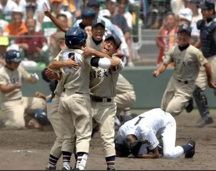 승자도 패자도 눈물짓는 고시엔