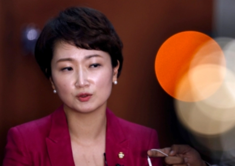 이언주 복당 불발설 민주당 내부 반발 이유