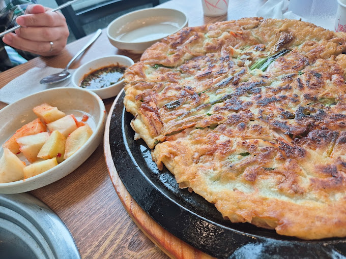 대부도 칼국수와 보리밥 '배터지는집'