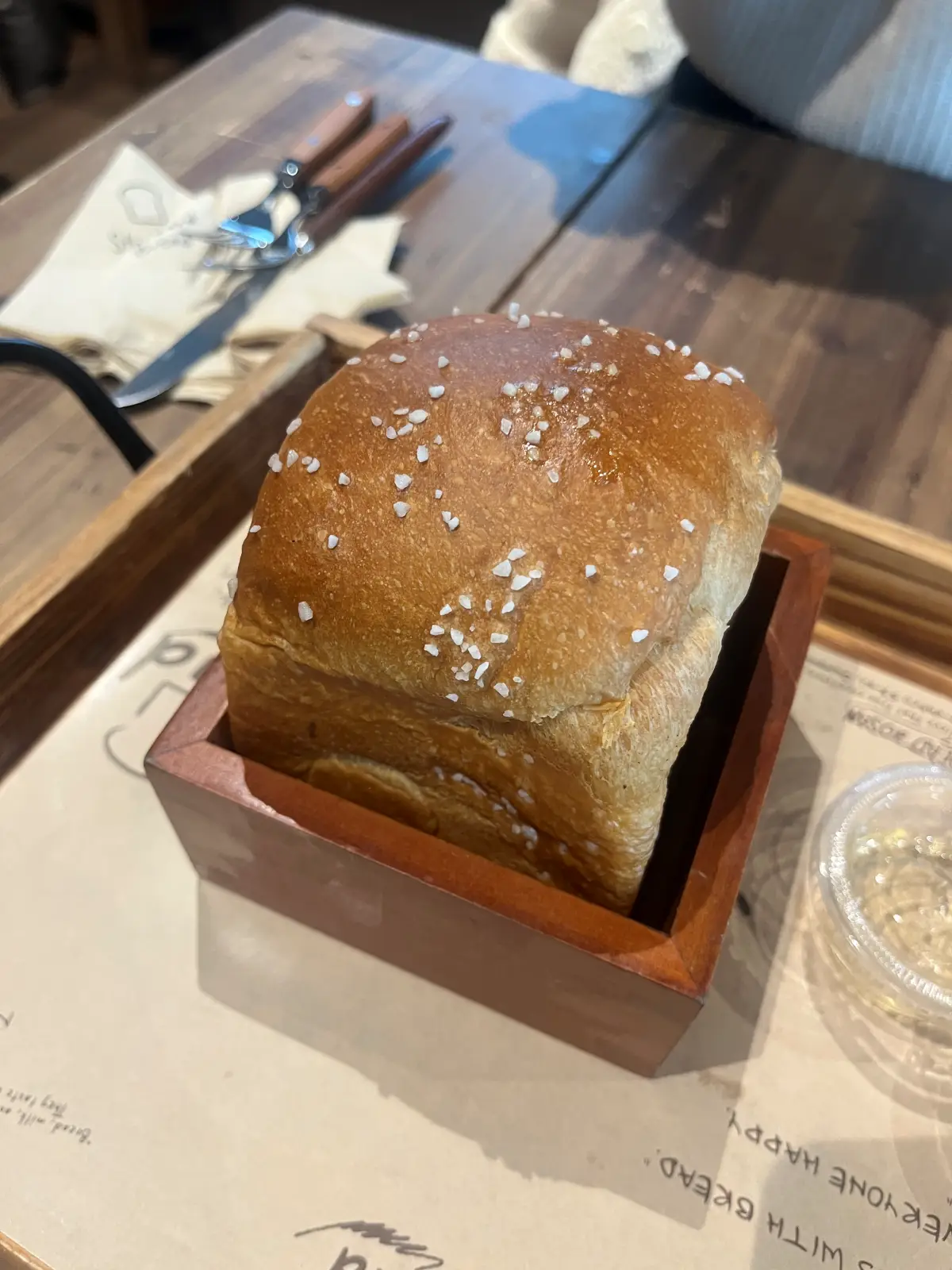 스탠다드브레드-도산-솔티드버터-생식빵-가까운-사진