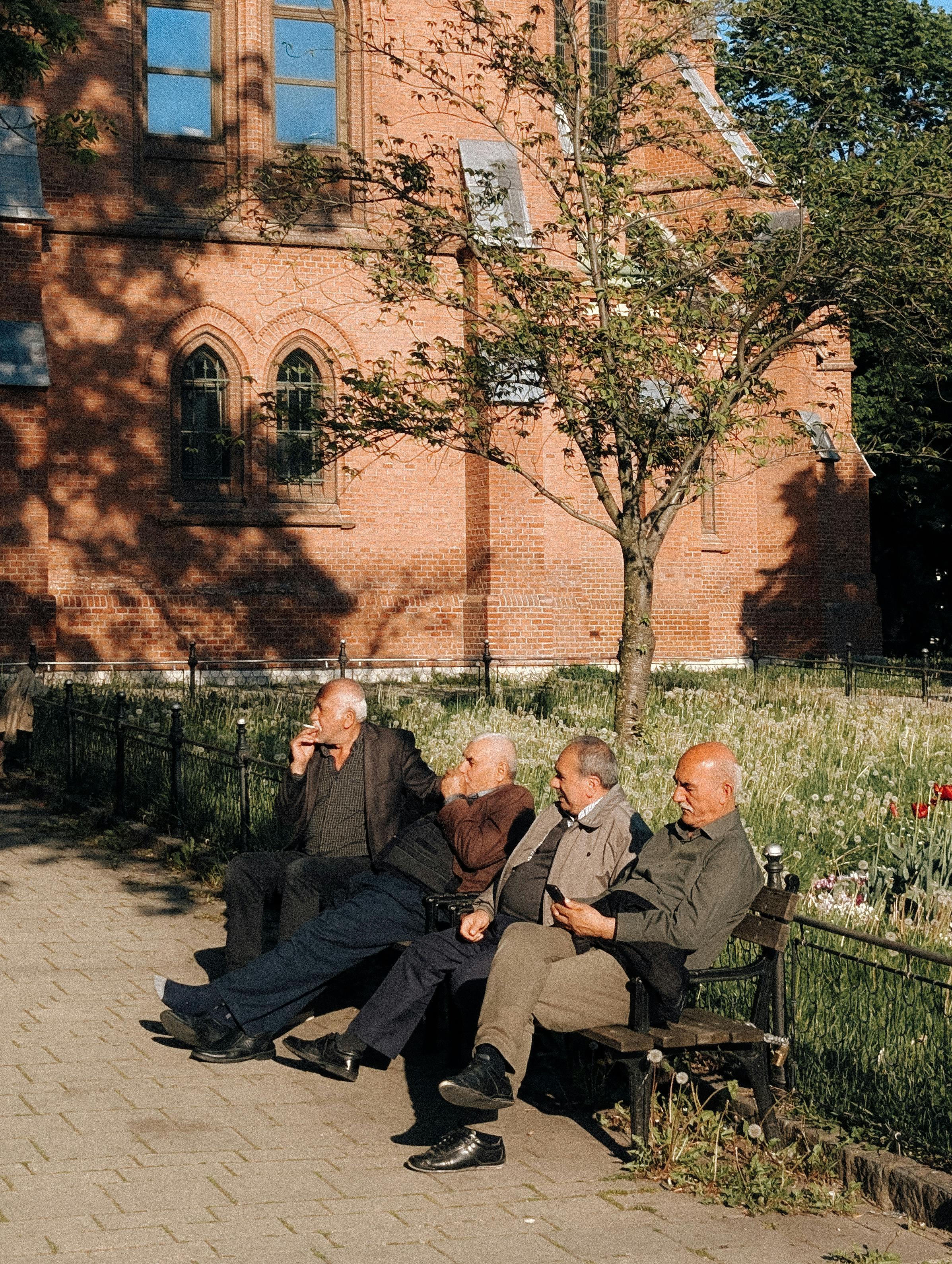 고령화 사회에 노인복지란 함께 살아가는 것입니다