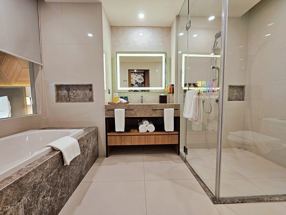 세부 시내 호텔, 홀리데이 인 세부시티 호텔 킹 스위트 룸 후기