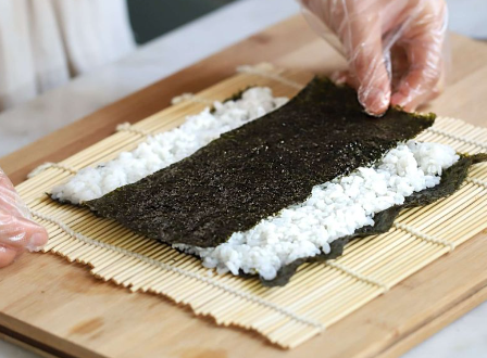 우엉조림 맛있게 하는법 : 김밥을 준비 중