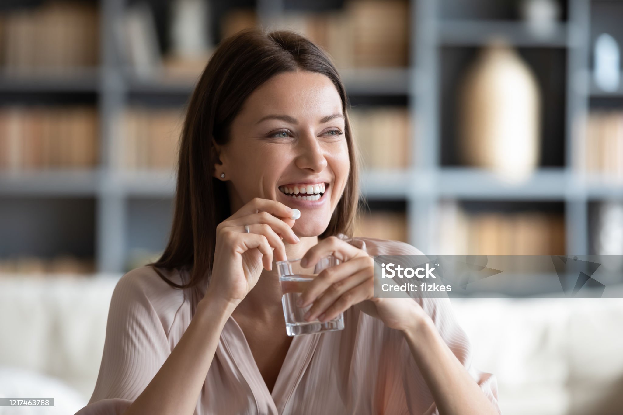 여성 직장인 웰빙 루틴 7단계 (호르몬밸런스, 요가, 수분)