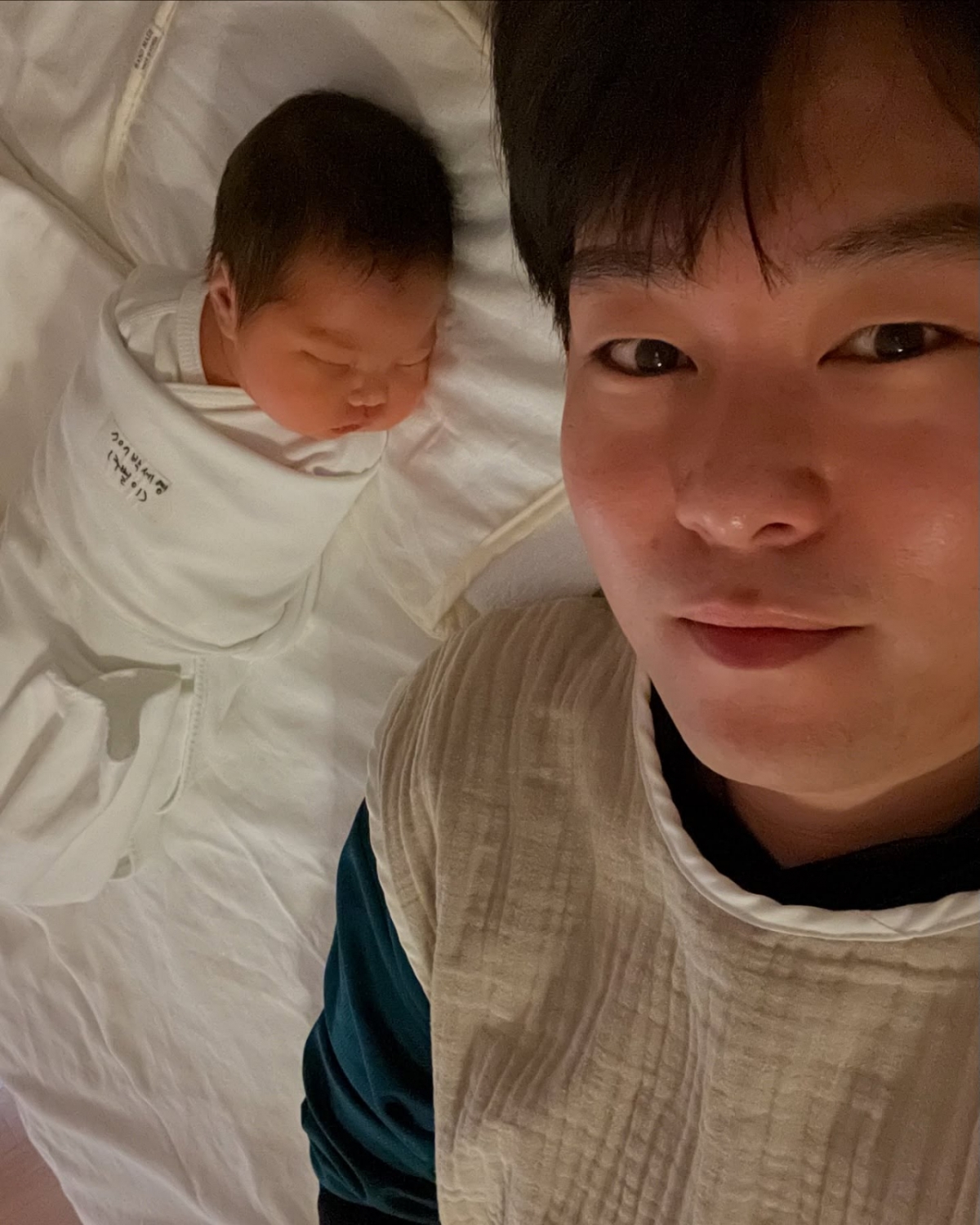 곽나엘 출생 소식을 전한 박세영 가족 사진 - 곽정욱 딸 최초 공개 결혼과 출산 연혁 24
