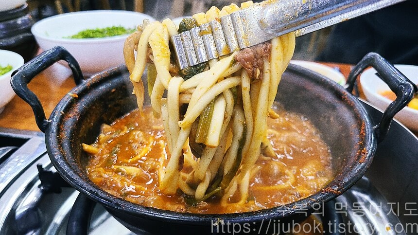 등촌샤브칼국수-버섯샤브칼국수-면사리-맛