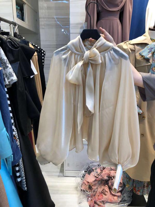 왕리본블라우스 광택 샤인 셔링 블라우스