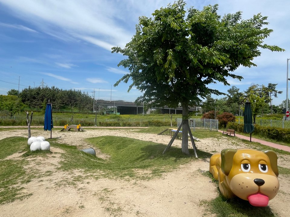 진주 휴게소 반려견 놀이터