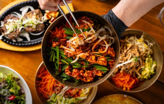 생생정보 믿고 떠나는 스타의 고장 가수 박남정 경남 한안 한식 맛집 탐밀