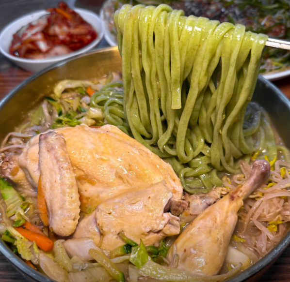 생생정보 해신닭칼국수 울산 동구 대왕암돌미역칼국수