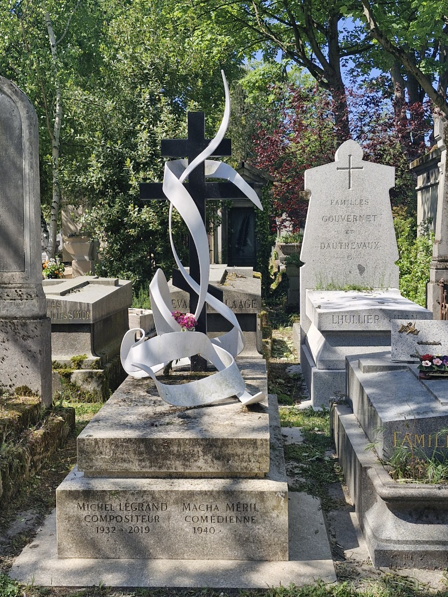미셀 그르랑과 그의 부인 마샤 메릴 묘소