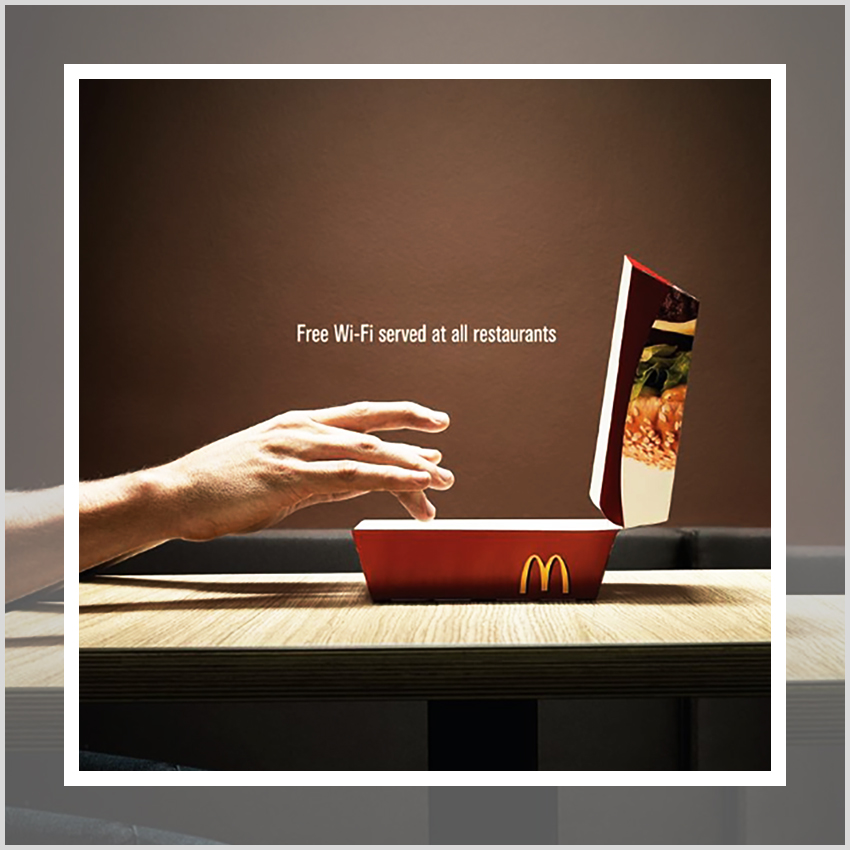 맥도날드의 각 메뉴들의 모습과 가격을 안내하는 이미지