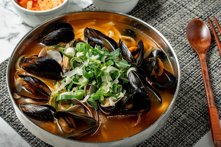 생생정보 2495회 닭한마리칼국수 인천 육해공생칼국수본점