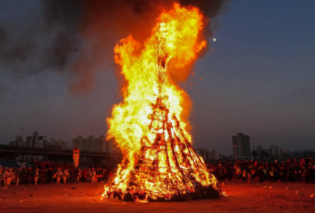 정월대보름 달집 태우기의 역사적 의미와 상징적인 문화