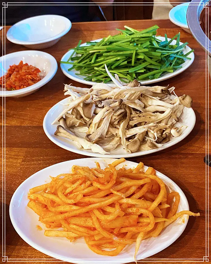 줄서는식당 46회 김정태 쫄갈비 시래기밥 매운불고기 돼지쫄갈비 콩나물 해장국 성신여대 입구 돈암동 맛집 권율 추천 소개