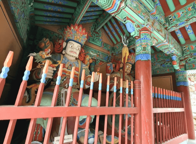 두 번째 문 천왕문