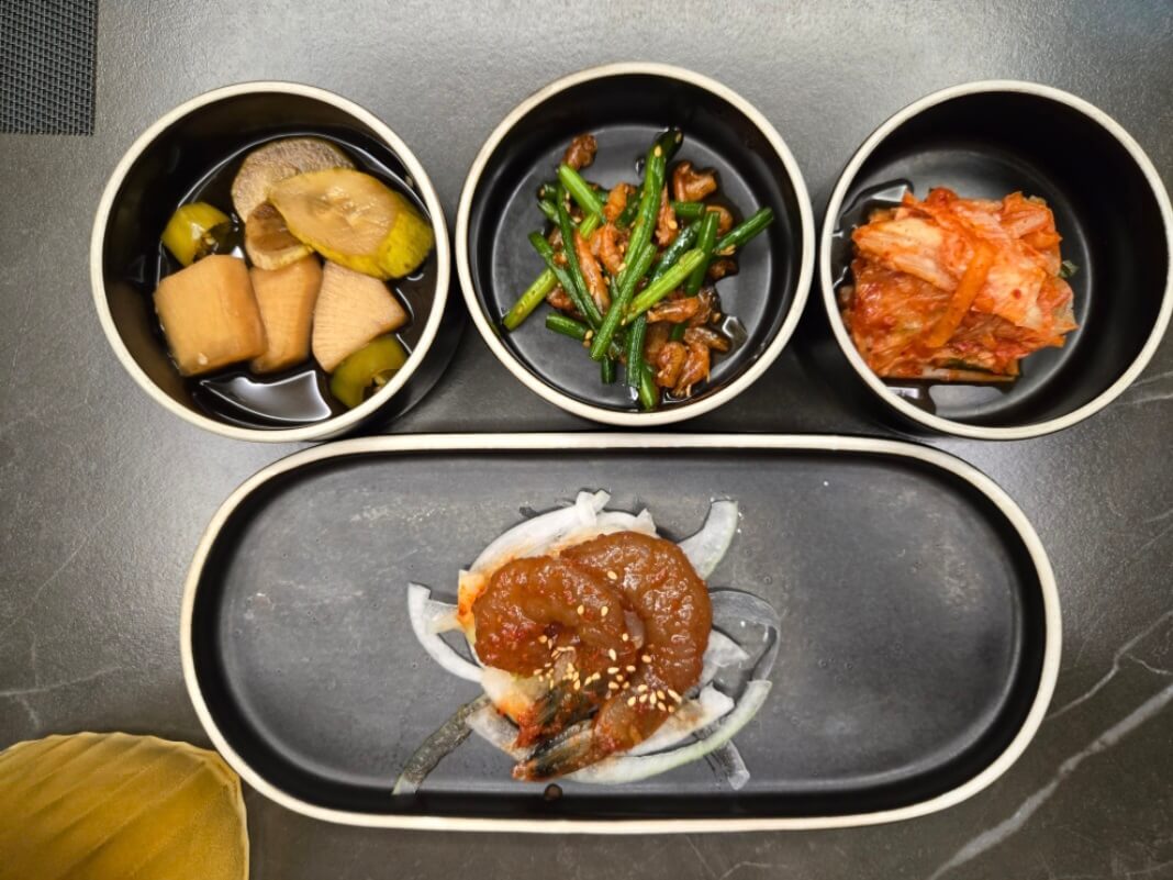 솥밥 계절반찬