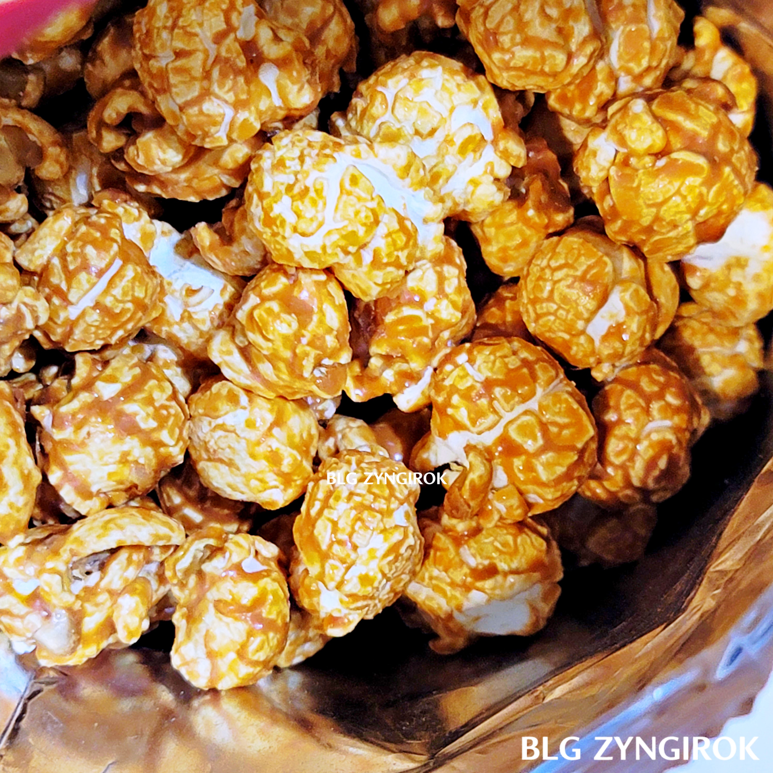 피코크 메가박스 카라멜맛 팝콘들 모습이다.