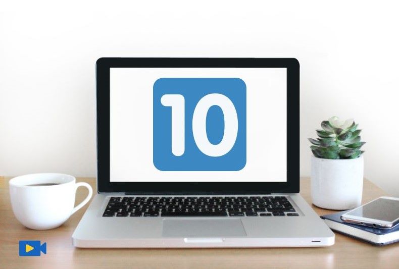 유튜브 첫 10개 영상 전략 - 노트북 화면에 표시된 숫자 10과 채널 성장 개념 via Canva