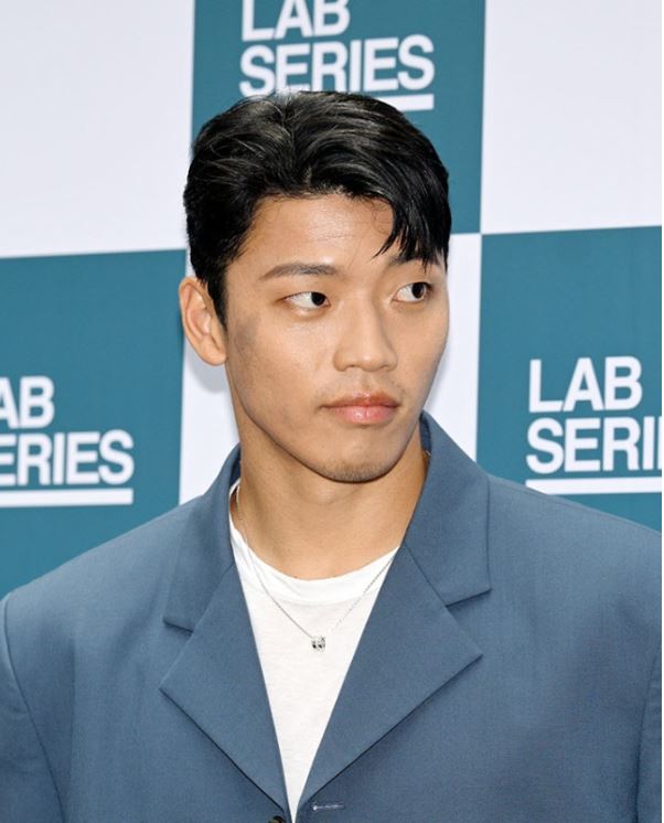 황희찬 연봉