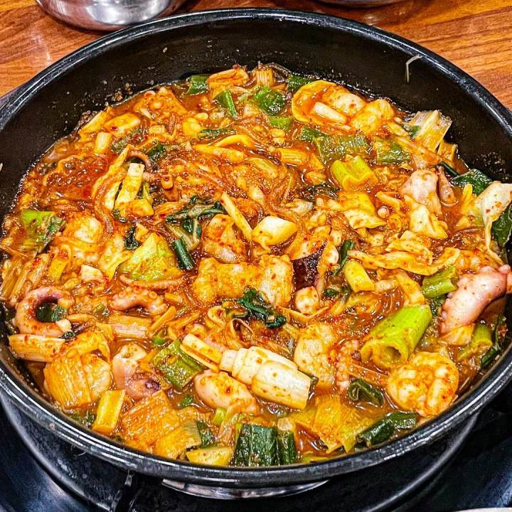 부산 맛집 추천 생방송투데이 월 매출 1억 5천 52년 전통 조방 낙지 낙곱새 오늘방송 소문의 맛집