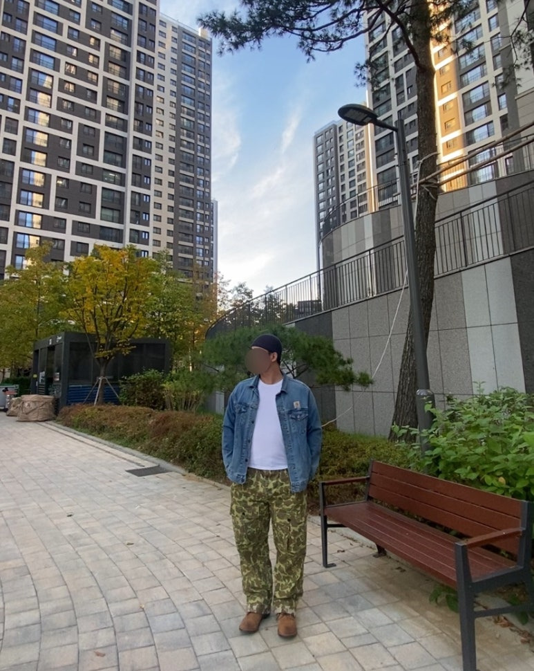 데일리룩(2024. 10. 26.)무신사스탠다드 숏비니 워치캡, 나이키 베이직티셔츠, 칼하트 청자켓, 브론슨 M43 카모카고팬츠, 레드윙 아이언레인저 스웨이드 8083 호손뮬스키너