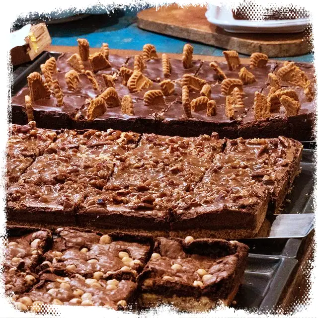 영국식 디저트 쿠키 브라우니 쿠라우니 디저트 베이커리 카페 강남 신사역 가로수길 맛집
