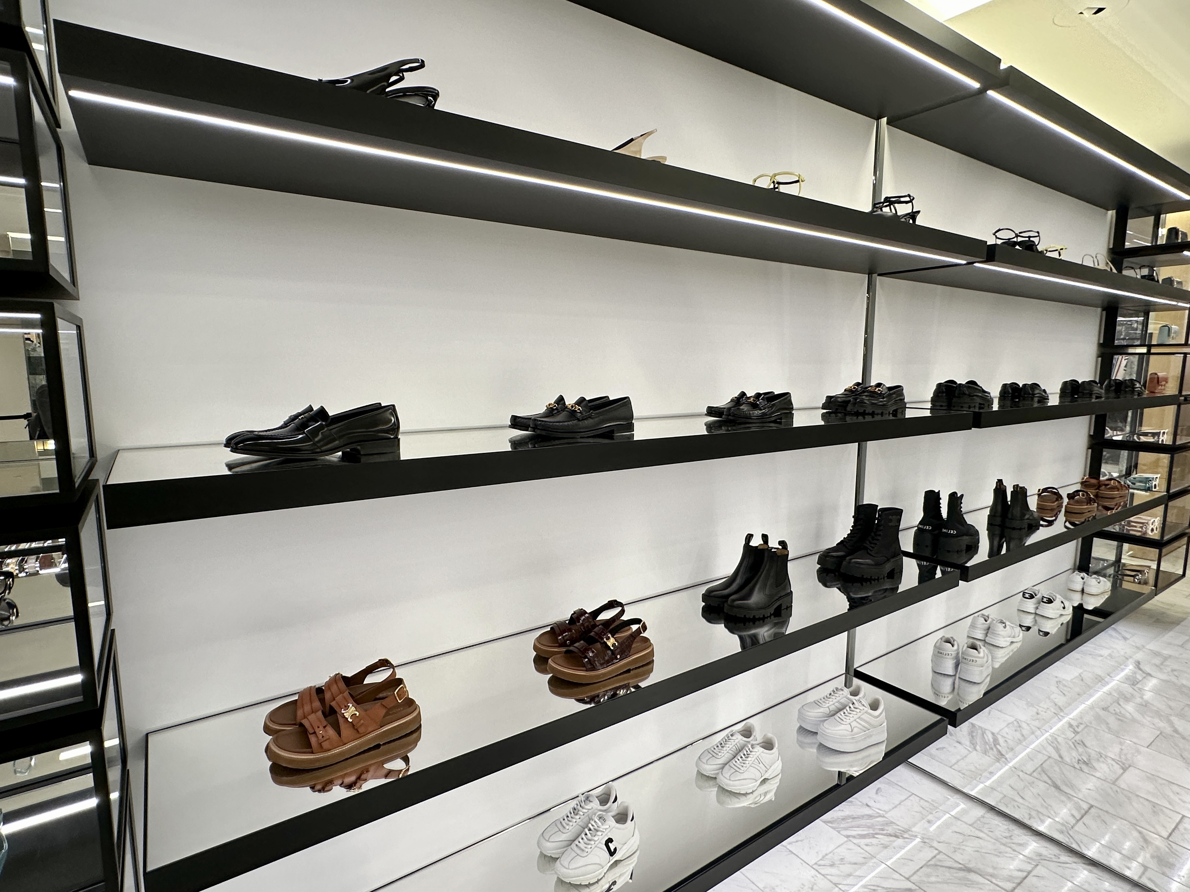 이세탄백화점 3층 셀린느 매장