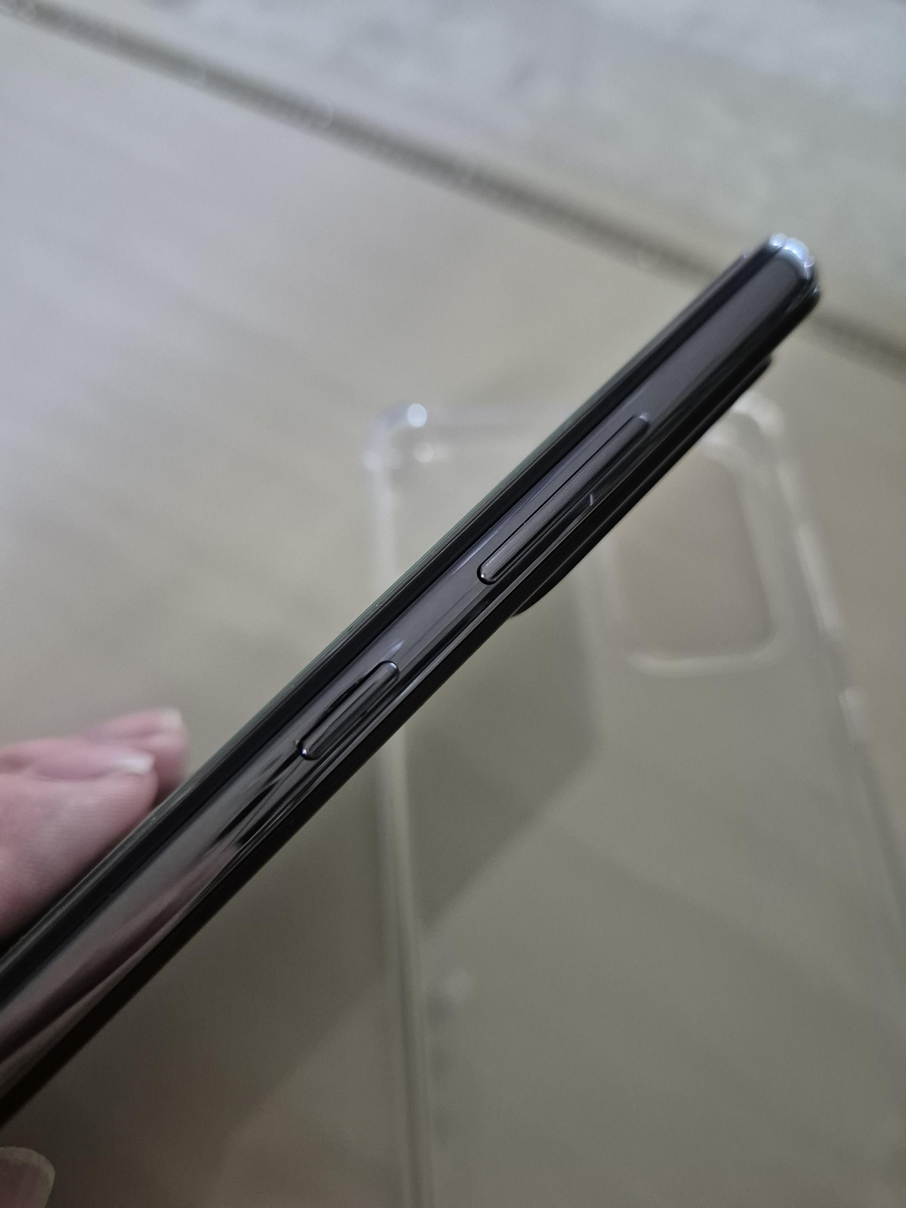 갤럭시 스마트폰 전원버튼이 고장났다.