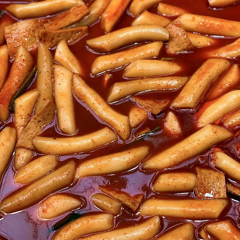 서민갑부 마포 망원시장 분식 빨간 국물의 떡볶이와 노릇한 튀김 대파 된장 김밥 연 매출 10억 원 김송이 방송 정보