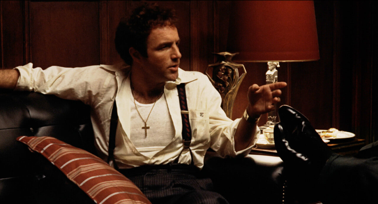 감정적인 인물인 비토의 아들 소니 꼴레오레