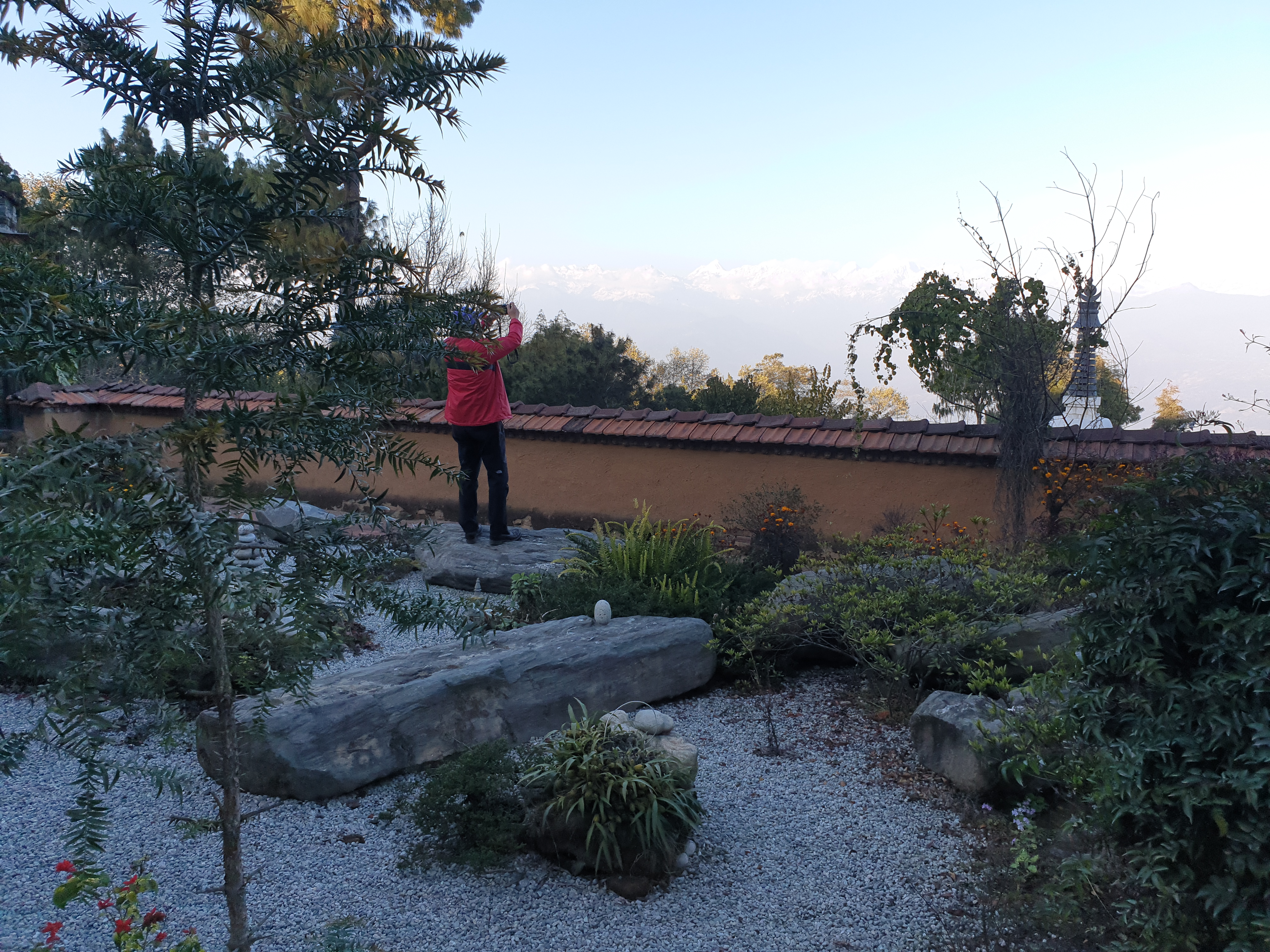 포카라 호텔에서 보이는 히말라야 산맥