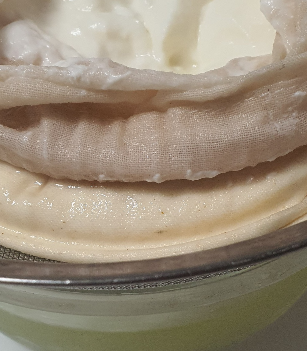 거름 망에 들어 유청 이 빠지는 상태