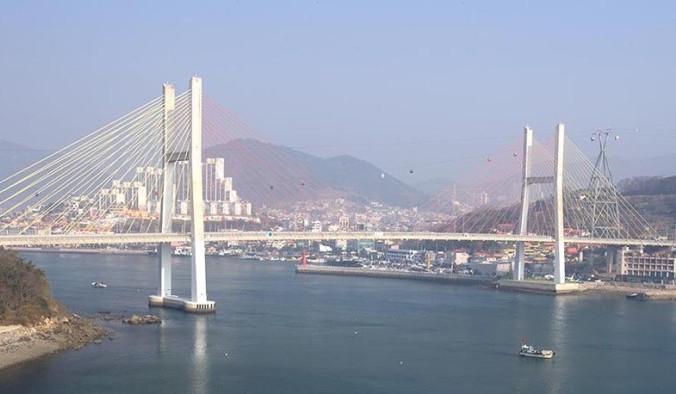 거북선대교 &amp; 낭만포차 거리: 여수의 매력을 느낄 수 있는 명소들
