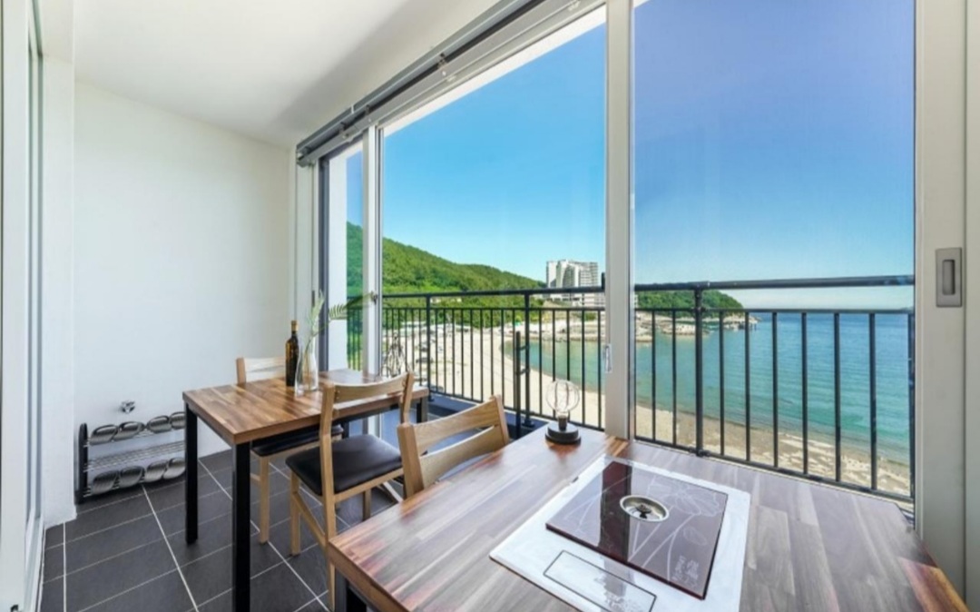 거제 더100 펜션 테라스 바베큐장