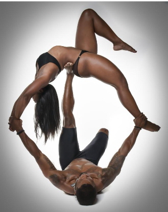 커플 운동 하는 모습