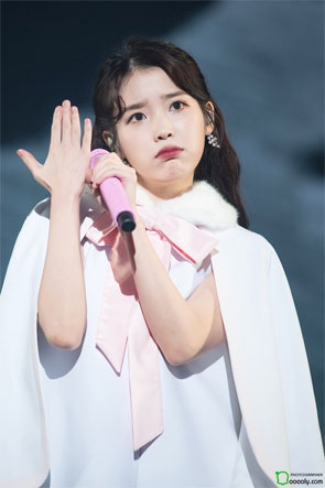사랑스러운 모습 여자 연예인들 사진모음