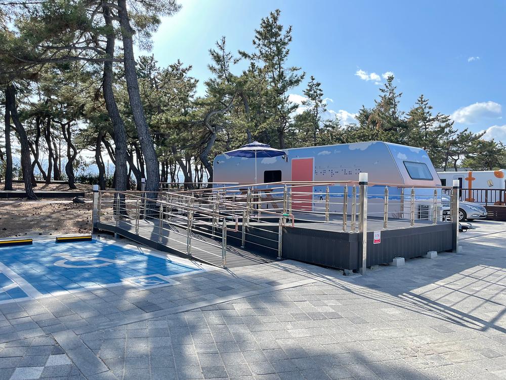 솔향기캠핑장

주소 강원 강릉시 연곡면 해안로 1282-10