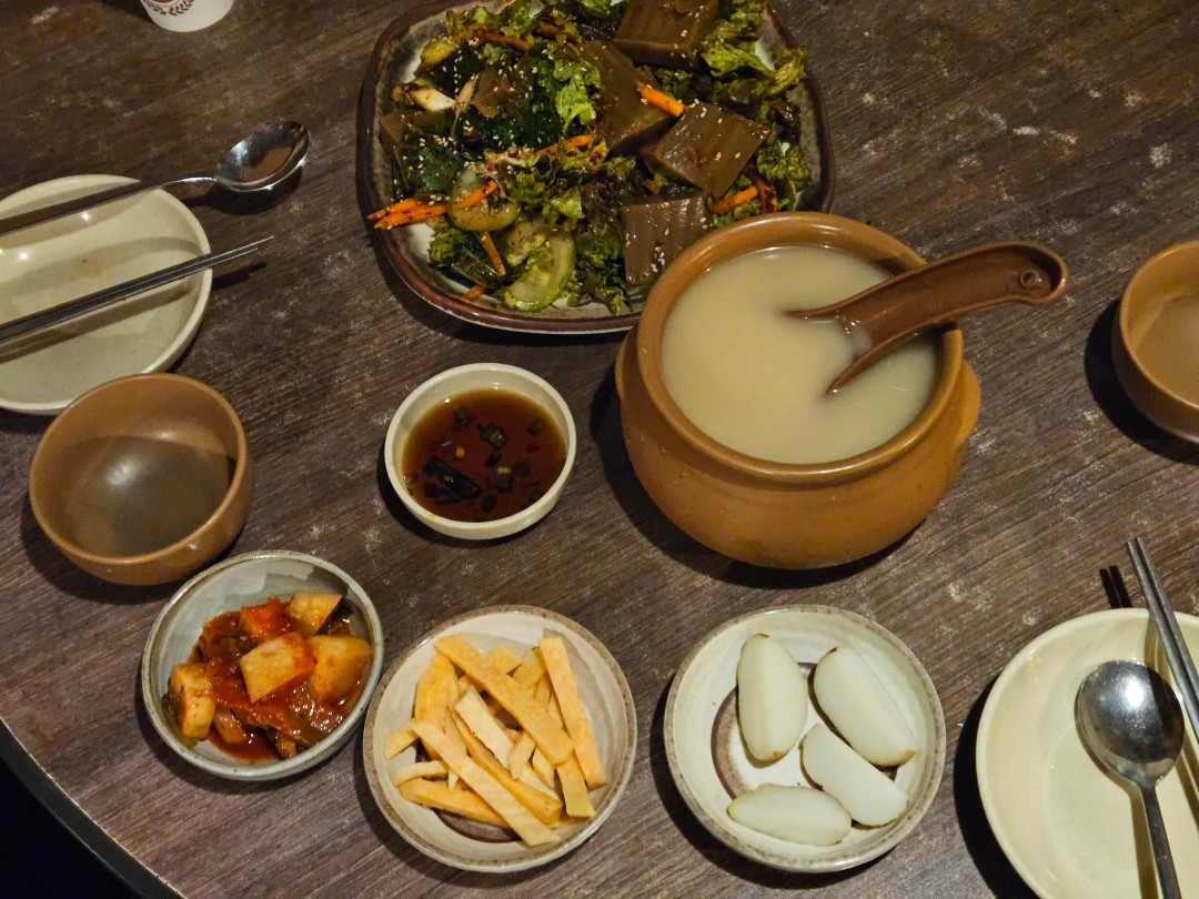 두메산골 도토리묵 무침