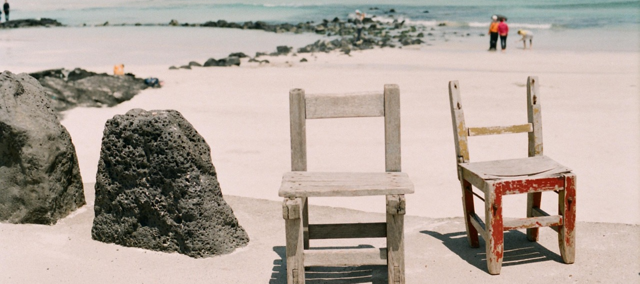 해변가의 카페거리