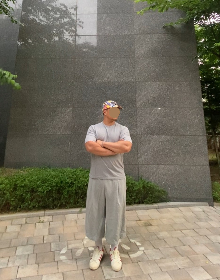 데일리룩('26. 6. 3.)오클리 선글라스 아이자켓 리덕스, 지유 X 엔지니어드 가먼츠 코드레인 재킷 팬츠 셋업, 쿨탠다드 티셔츠, 반스 체커보드 슬립온