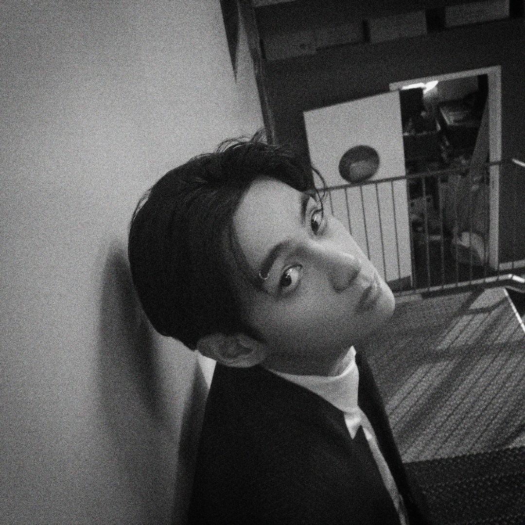 방탄소년단 뷔 컨셉트 포토 6장 무료 다운로드